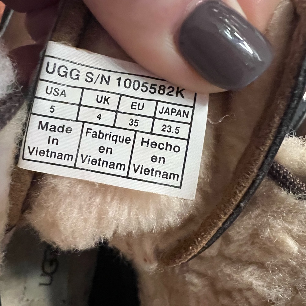 Ugg 🥾 boots - Picture 6 of 6